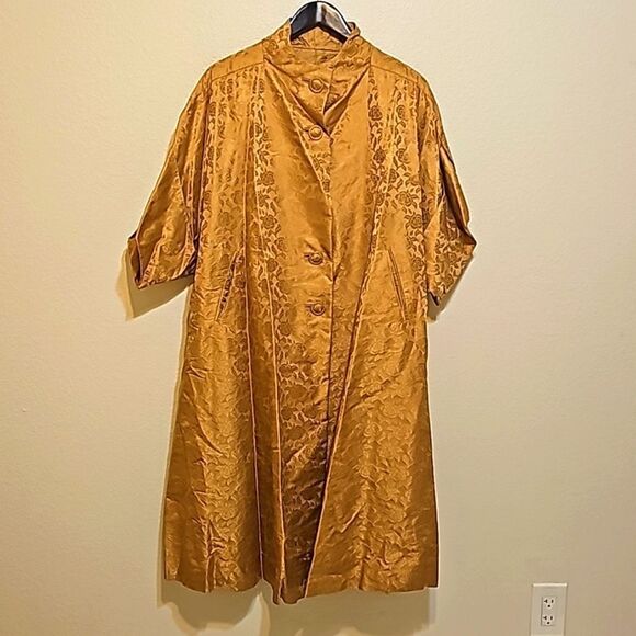 Don Loper Beverly Hills union made vintage Brocade gold Housecoatjacket.